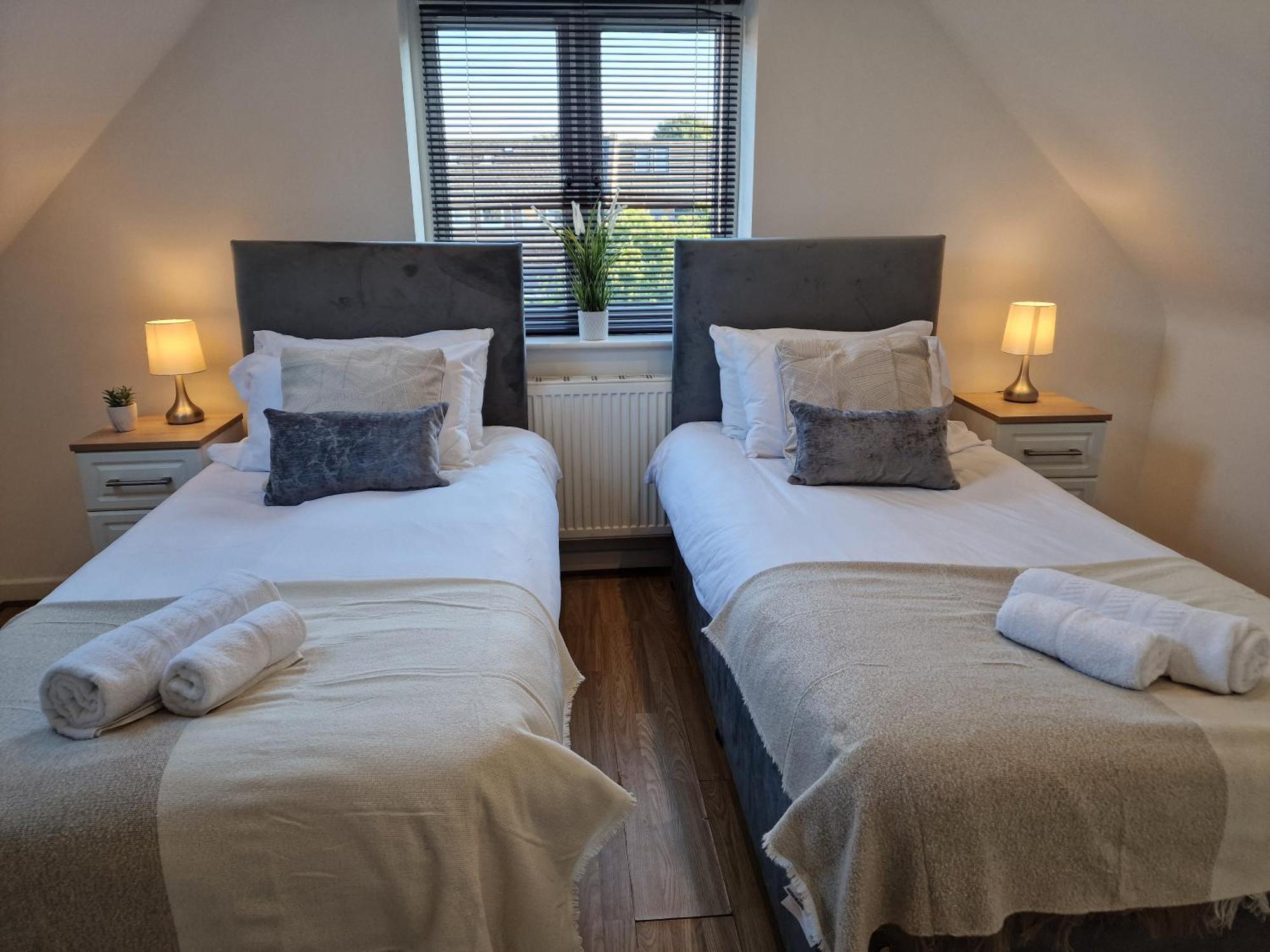 Large 4-Bed House For Up To 7 Guests W 2X Parking Βίλα Οξφόρδη Εξωτερικό φωτογραφία